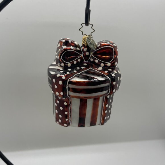 henri bendel hat box ornament - Picture 3 of 4